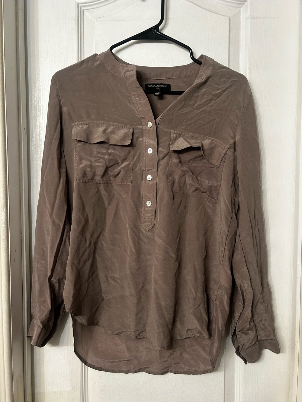 Banana republic 100% silk blouse
